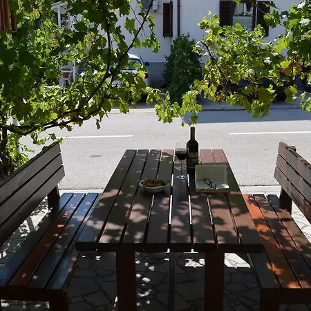 Sersic I Appartamento Baška